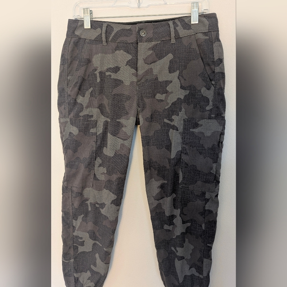 Prana Women's Camouflage Camo Cargo Ankle Jogger Pants Size 6 Gray EUC - Picture 4 of 11